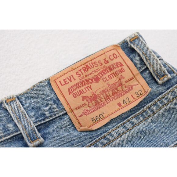 Vintage Levi's 560 Comfort Loose Fit Tapered Leg Denim Jeans Mens Sz 42 x 32 - Picture 1 of 11